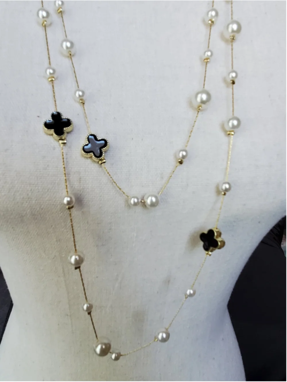 Pearl and Clover long Necklace, One Size, White and Black